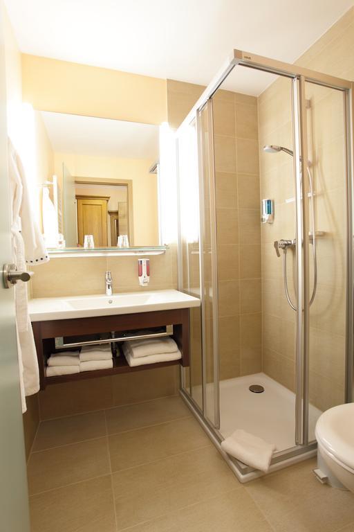 Hotel Alter Weissbraeu Бад Бирнбах Екстериор снимка